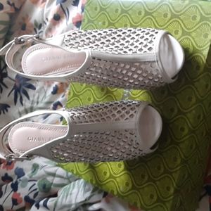 Gianni Bini size 8 1/2 heels